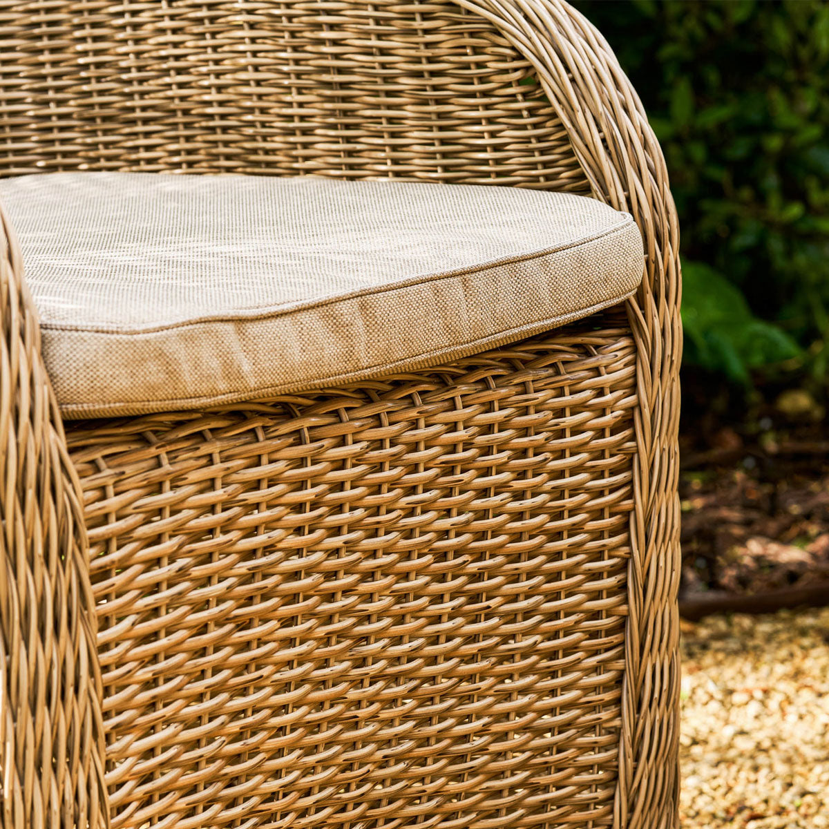 Garden Trading Brayford Round Dining Set Large Natural