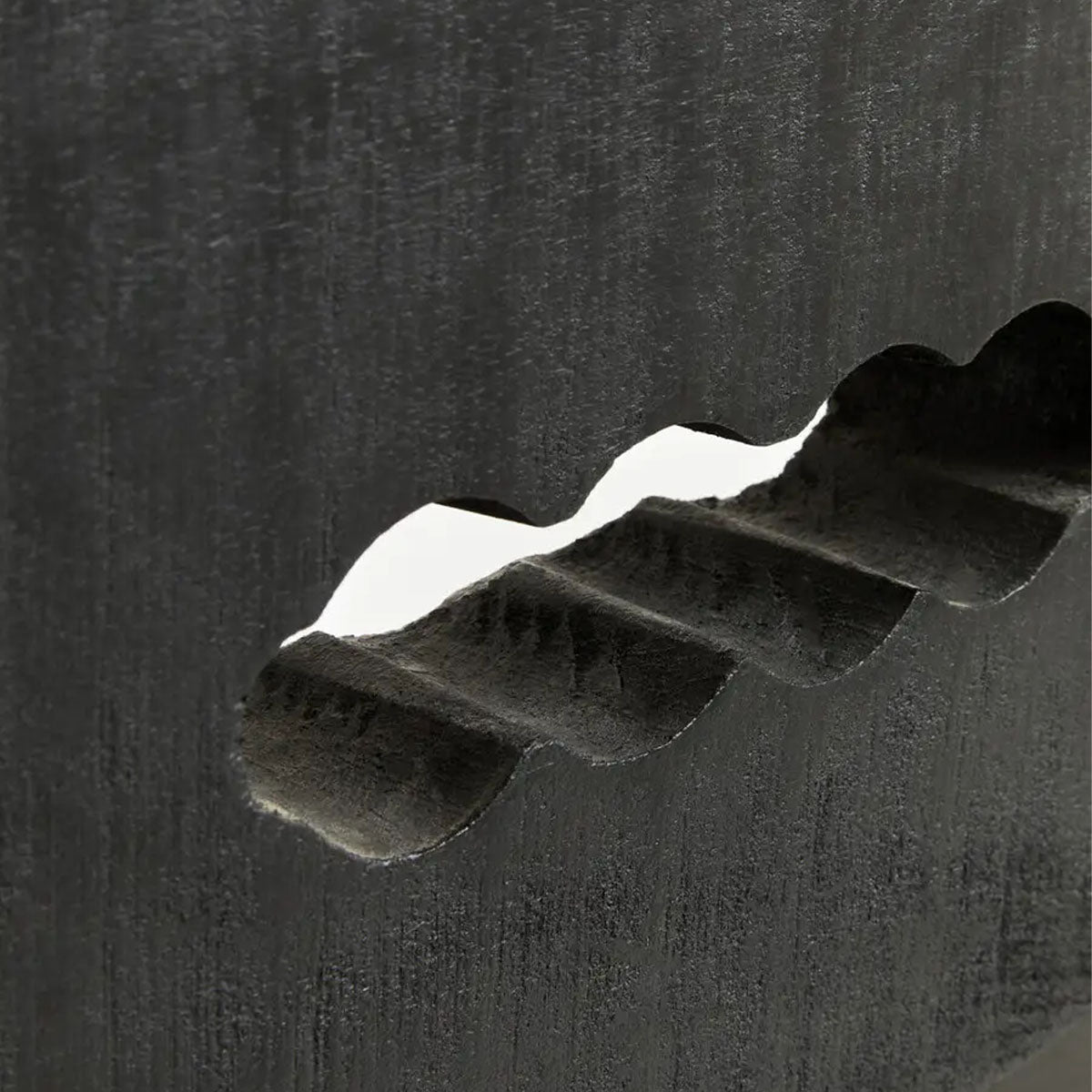 Beaumonde Home Fidel Rustic Black Horizontal Mango Wood Slice Sculpture