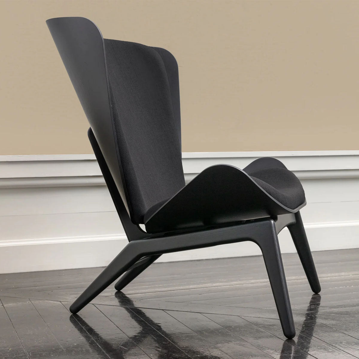 Umage The Reader Wing Chair