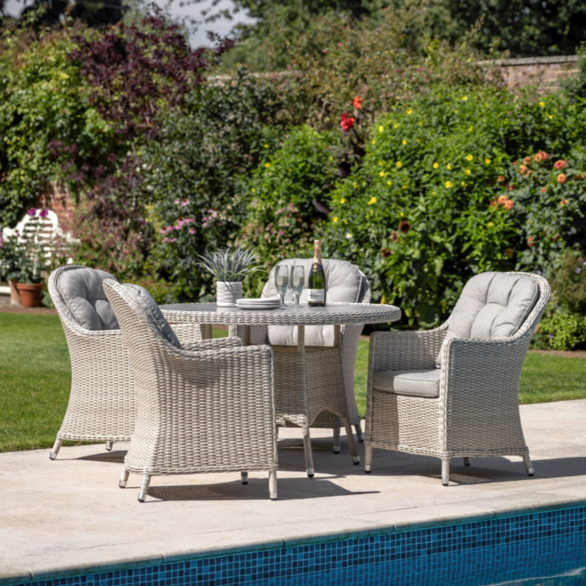 Gallery Direct Holton 4 Seater Round Dining Set