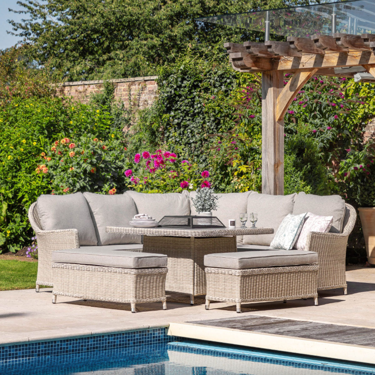 Gallery Direct Holton Corner Square Dining Set with Fire Pit