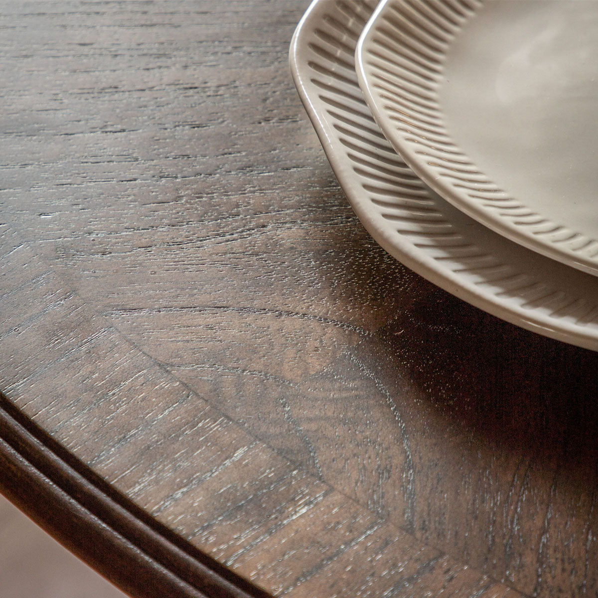 Gallery Direct Madison Ext Round Table 1200/1600x1200x750mm