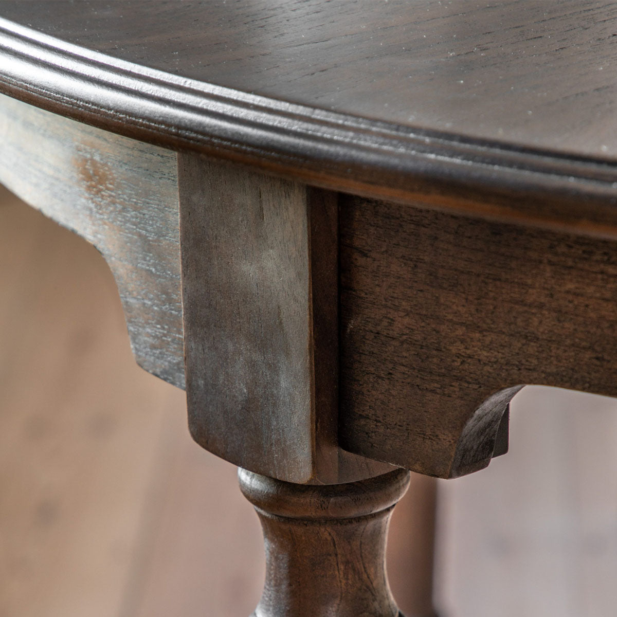 Gallery Direct Madison Ext Round Table 1200/1600x1200x750mm