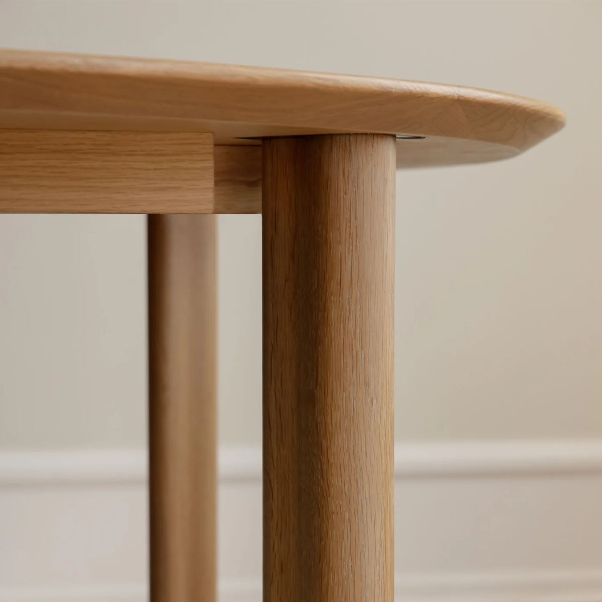 Umage Comfort Circle Table