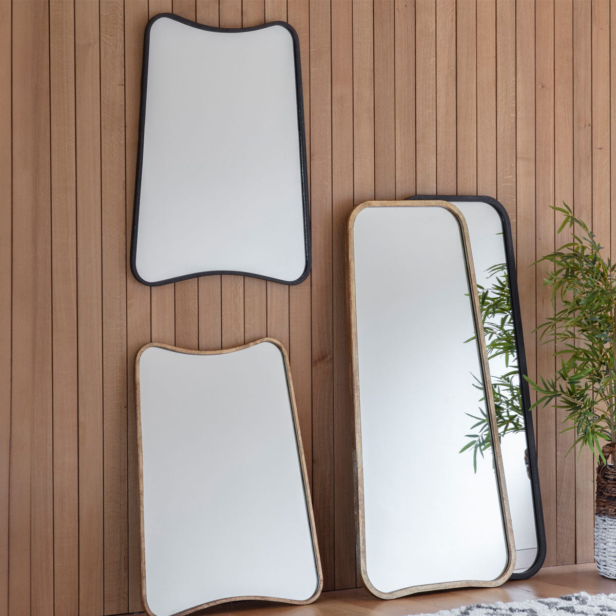 Gallery Direct Kurva Rectangle Gold 610x810mm