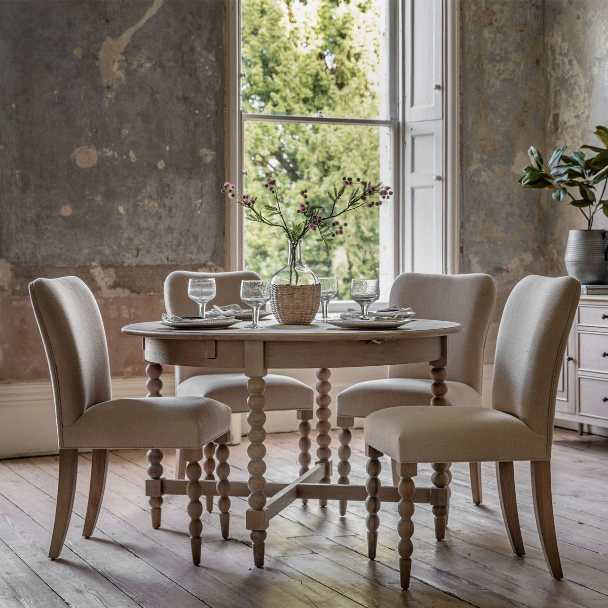 Gallery Direct Artisan Round Ext Dining Table 1200/1600x1200x750m
