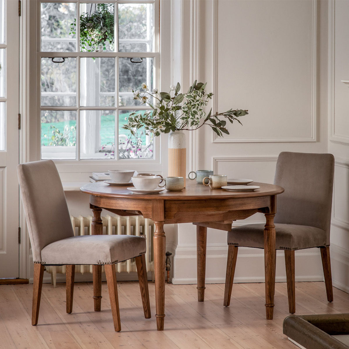 Gallery Direct Highgrove Ext Round Table 1200/1600x1200x750mm