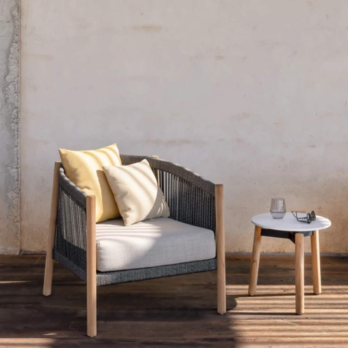Vincent Shepherd Lento Lounge Chair + Seat Cushion & Deco Cushions