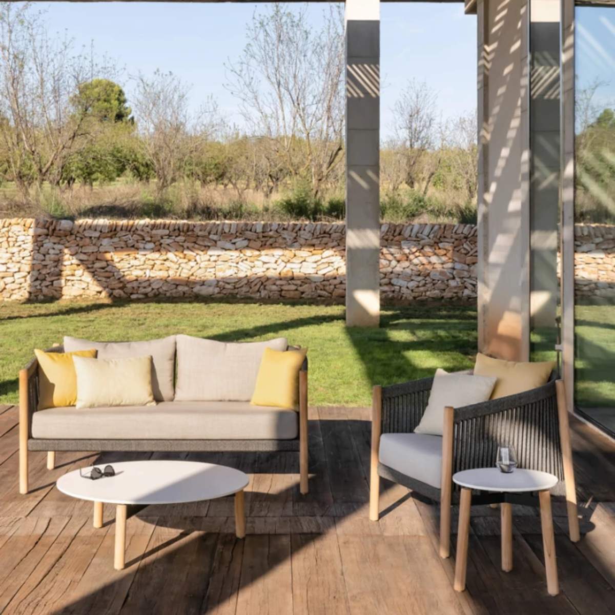 Vincent Shepherd Lento Lounge Chair + Seat Cushion & Deco Cushions