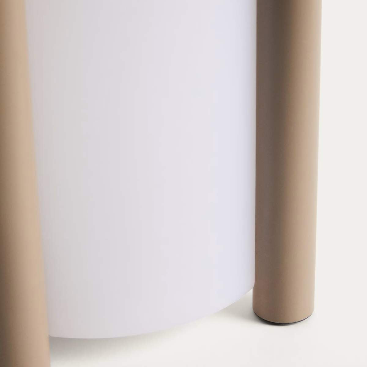 Kave Home Leros large portable table lamp in green polyethylene and steel