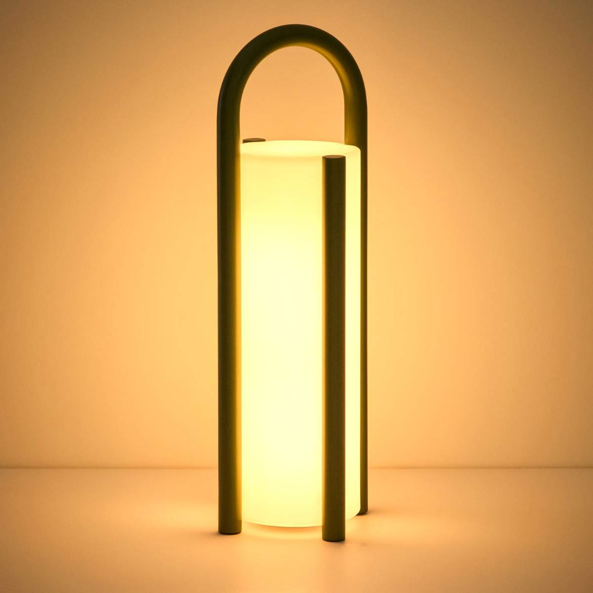 Kave Home Leros large portable table lamp in green polyethylene and steel