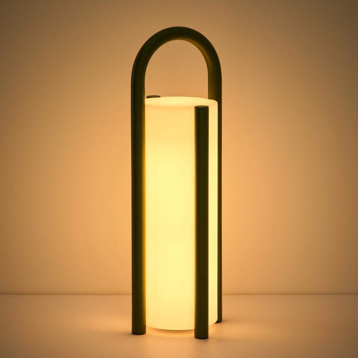 Kave Home Leros large portable table lamp in green polyethylene and steel