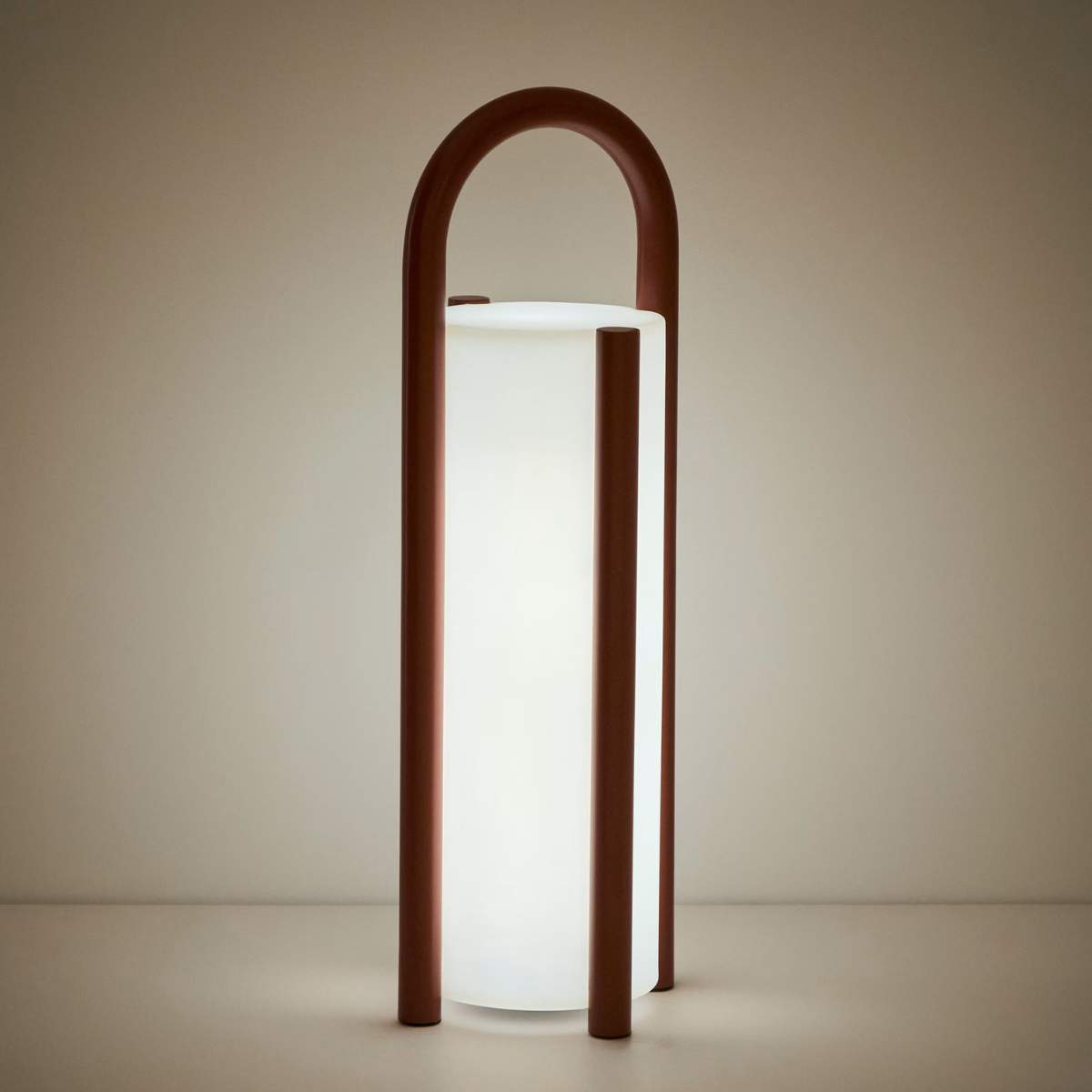 Kave Home Leros large portable table lamp in green polyethylene and steel