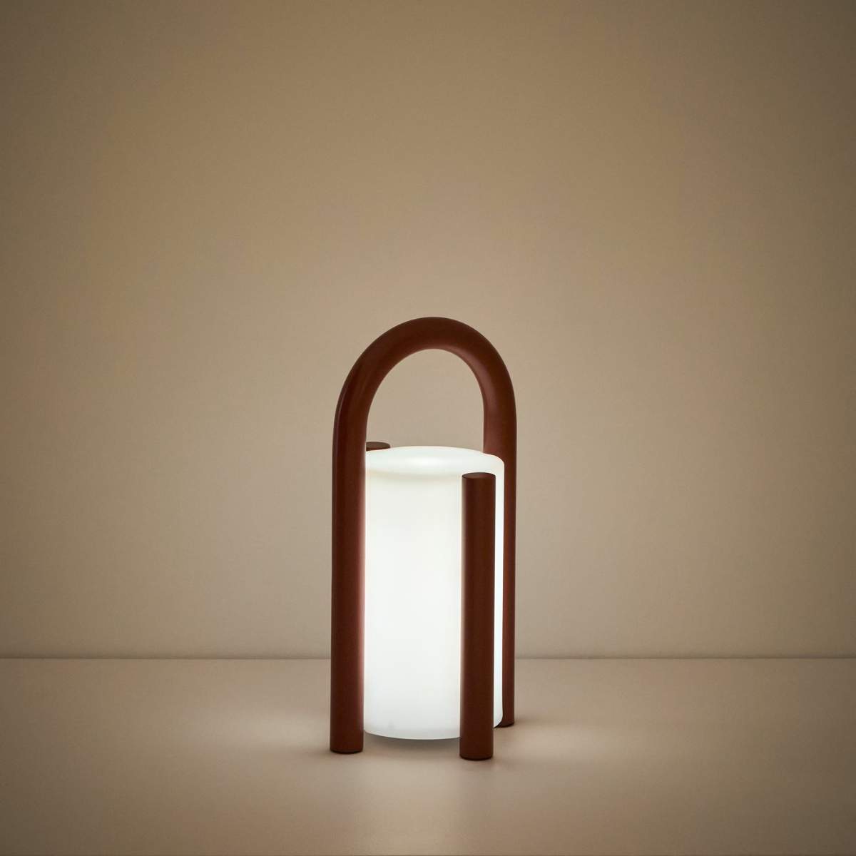 Kave Home Leros small portable table lamp in green polyethylene and steel