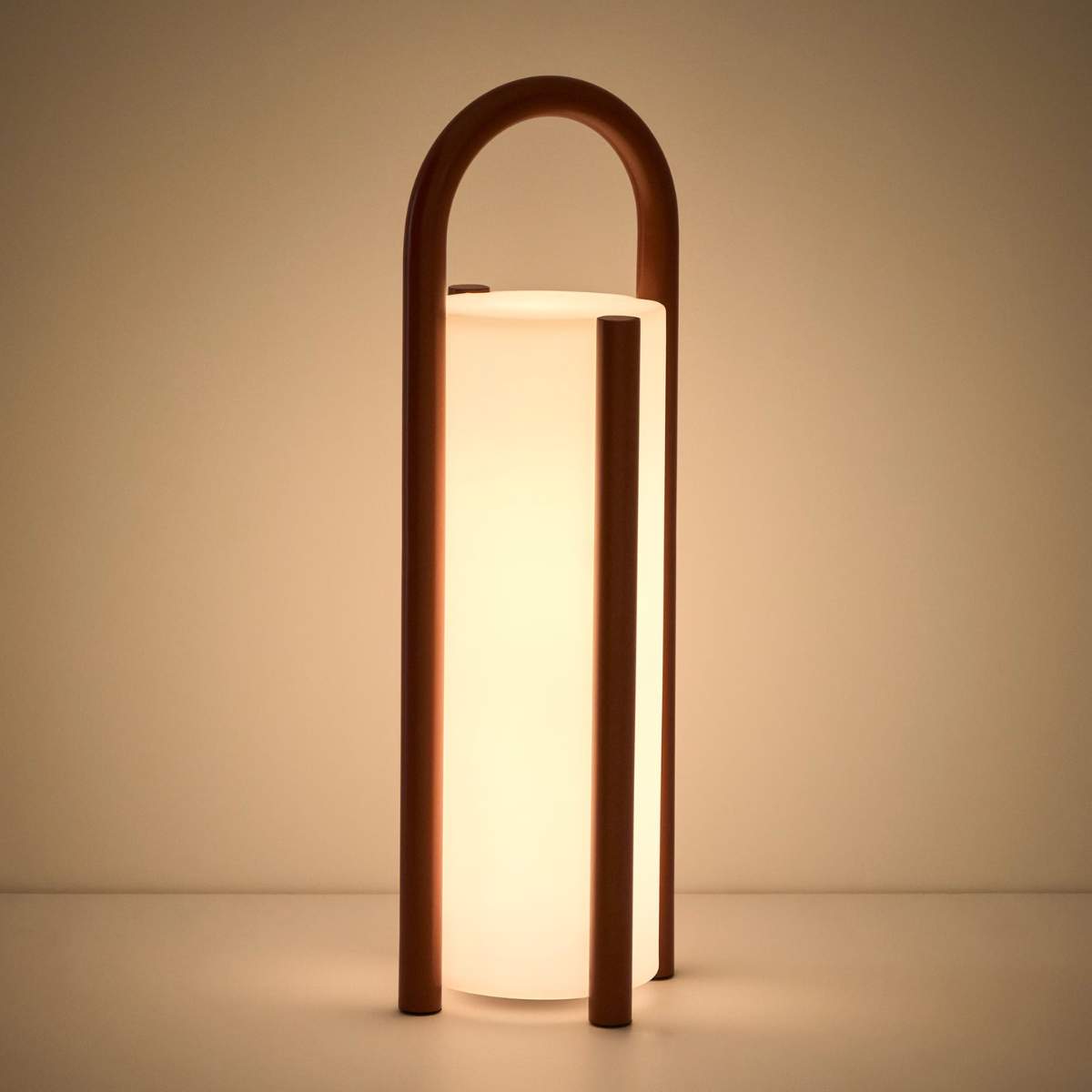 Kave Home Leros large portable table lamp in green polyethylene and steel