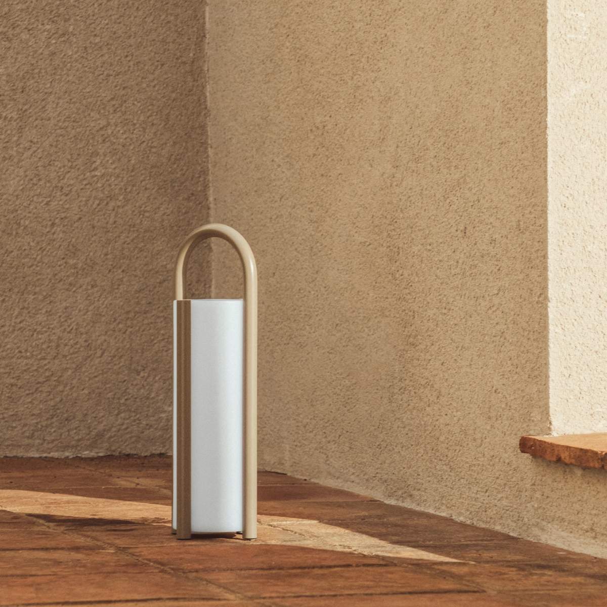Kave Home Leros large portable table lamp in green polyethylene and steel