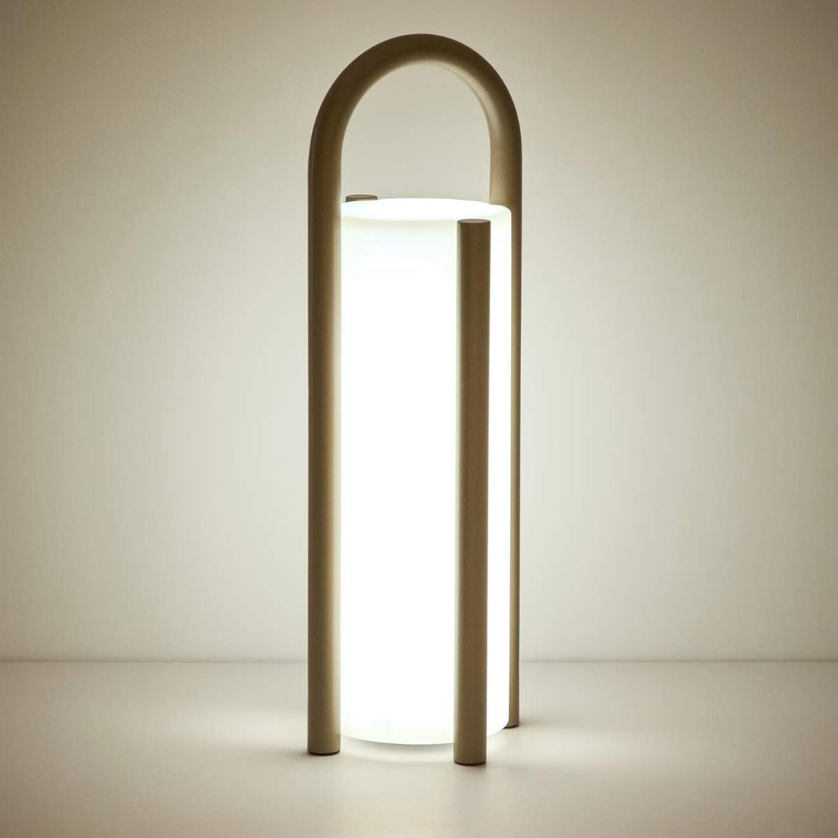 Kave Home Leros large portable table lamp in green polyethylene and steel