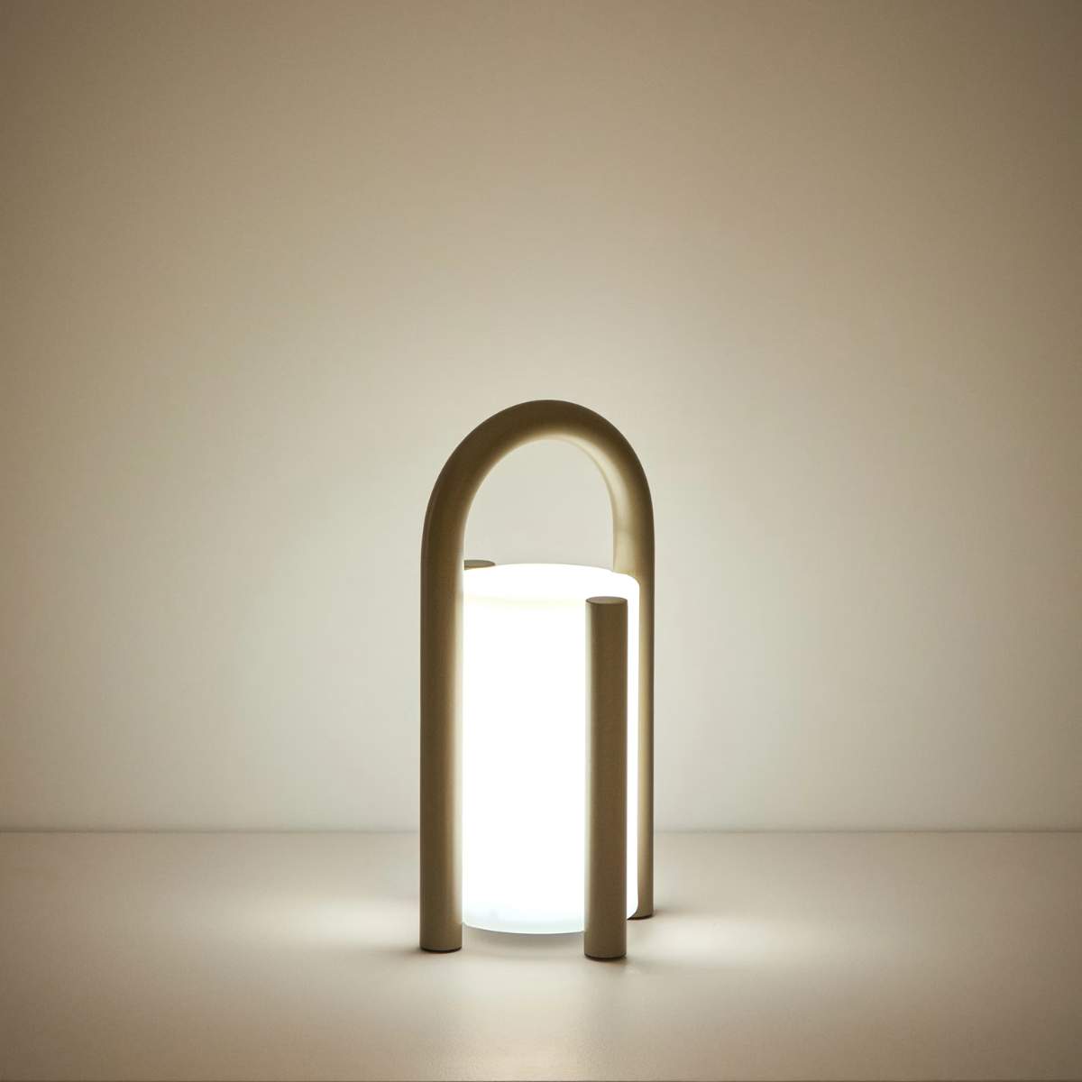 Kave Home Leros small portable table lamp in green polyethylene and steel