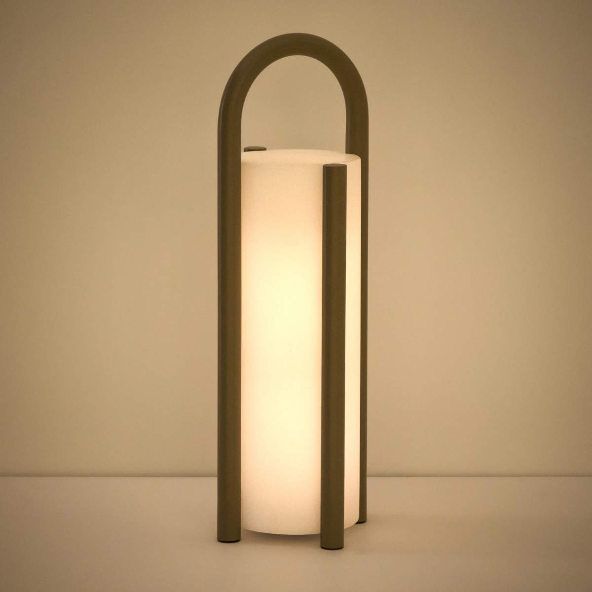 Kave Home Leros large portable table lamp in green polyethylene and steel