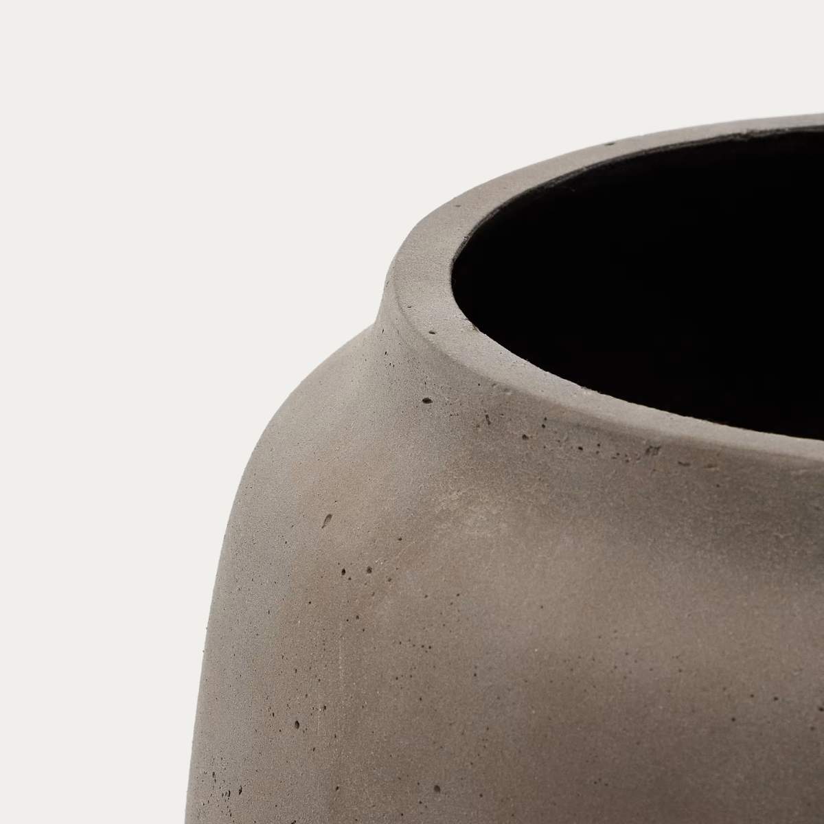 Kave Home Lira terracotta-effect planter Ø40cm