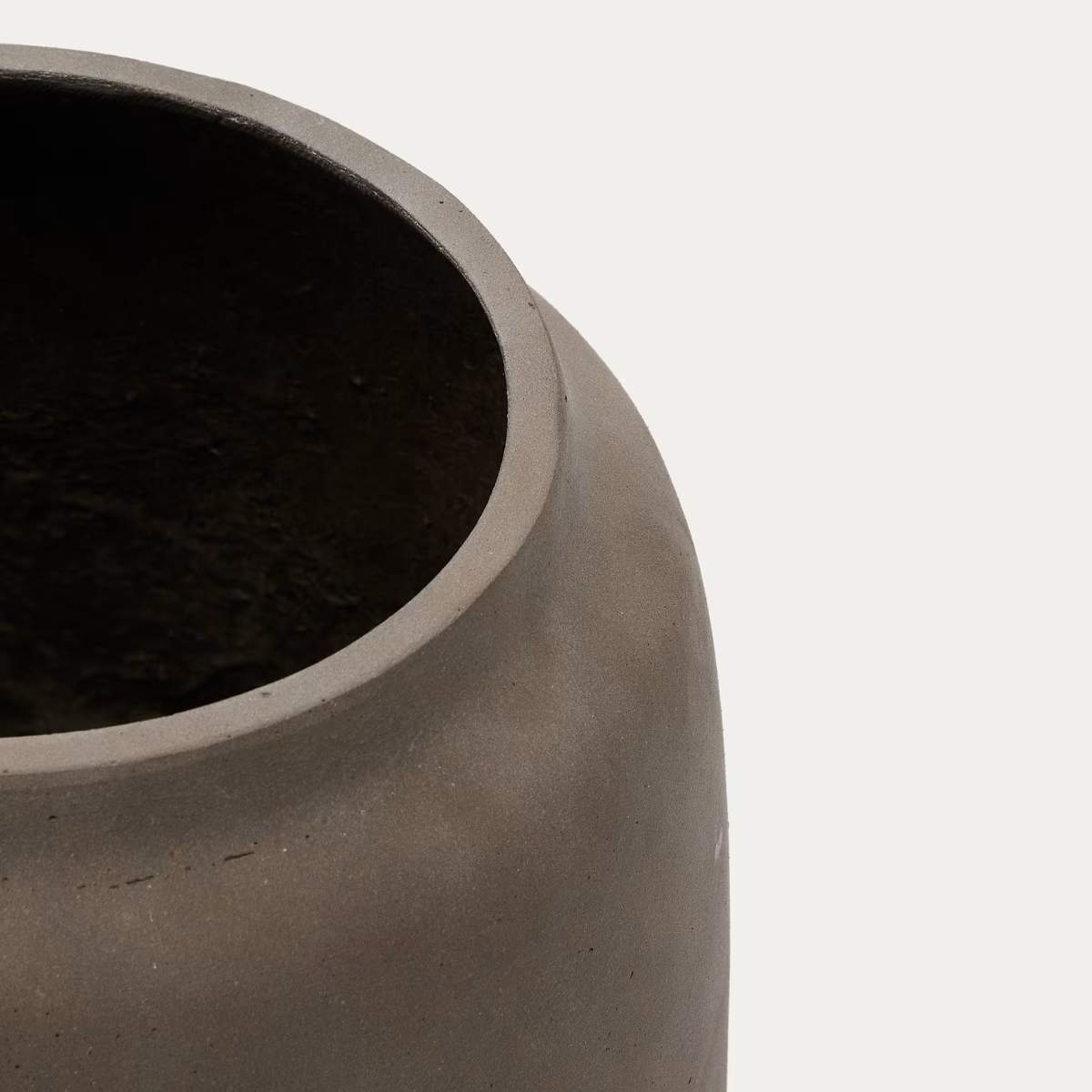 Kave Home Lira terracotta-effect planter Ø40cm