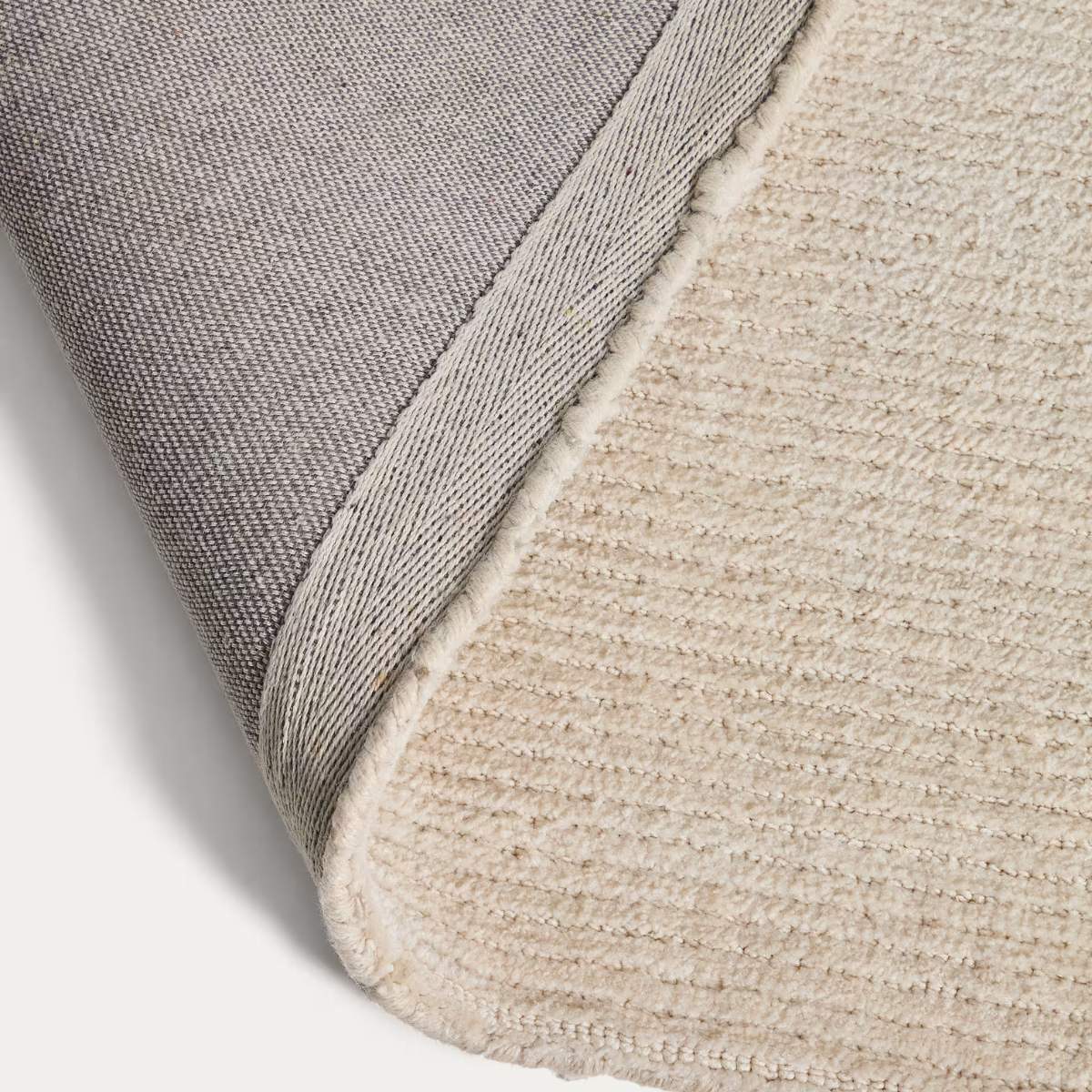 Kave Home Lisdan ecru synthetic fibre rug with green graphic detail 200 x 300cm
