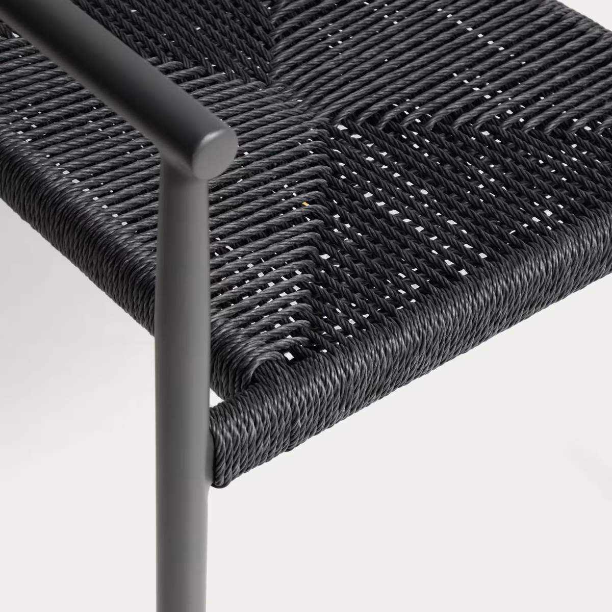 Kave Home Livadia stackable outdoor chair in ecru aluminium