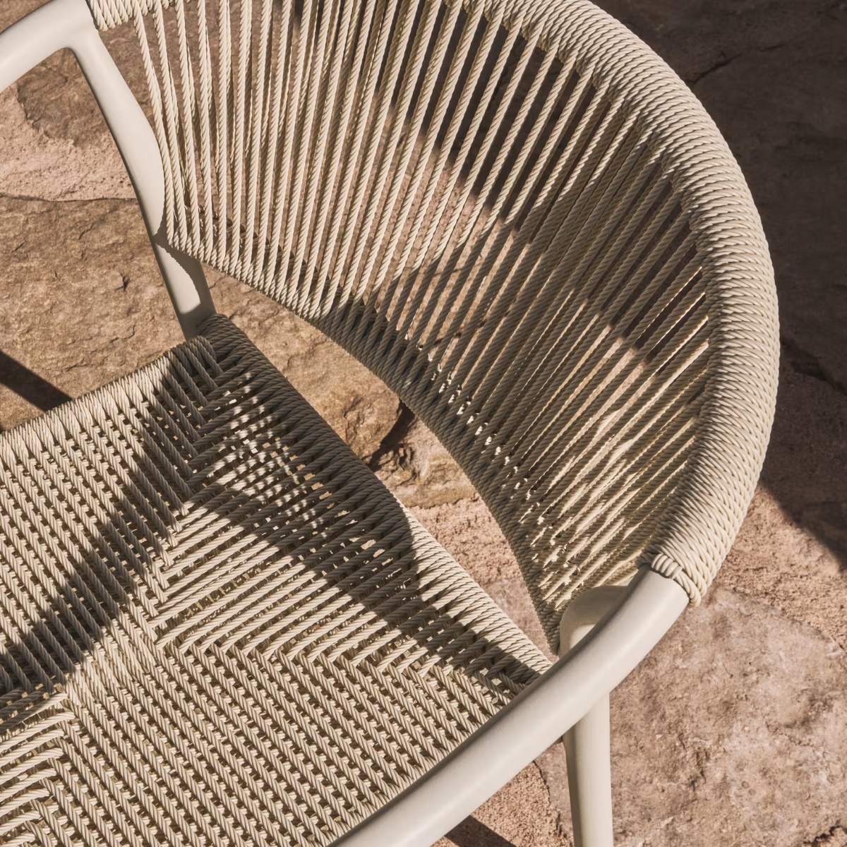 Kave Home Livadia stackable outdoor chair in ecru aluminium