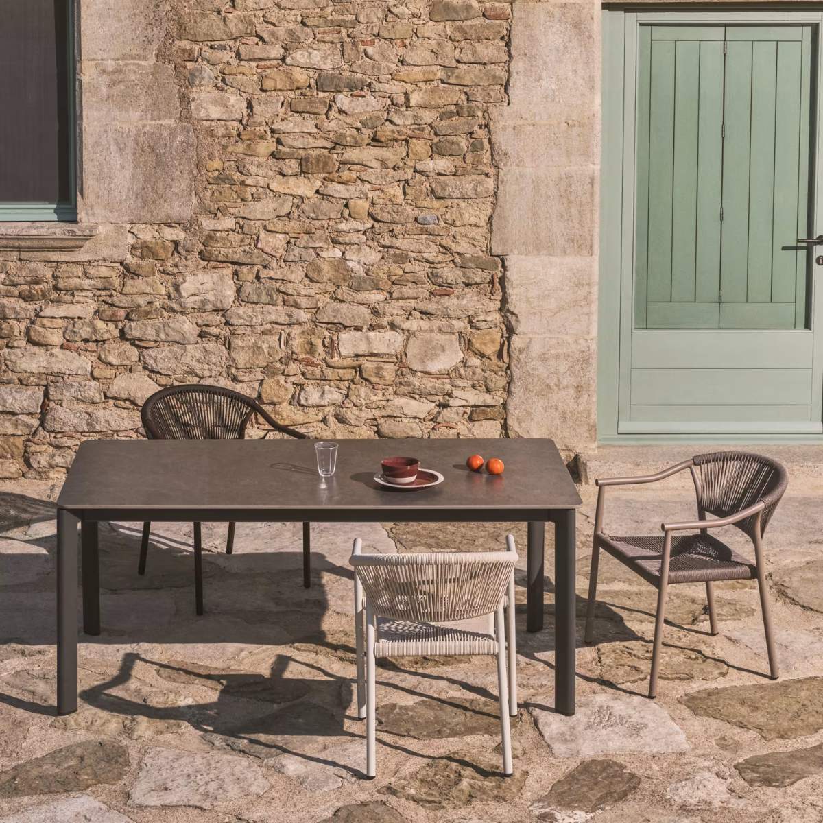 Kave Home Livadia stackable outdoor chair in ecru aluminium