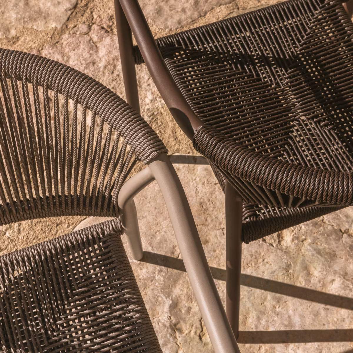 Kave Home Livadia stackable outdoor chair in ecru aluminium