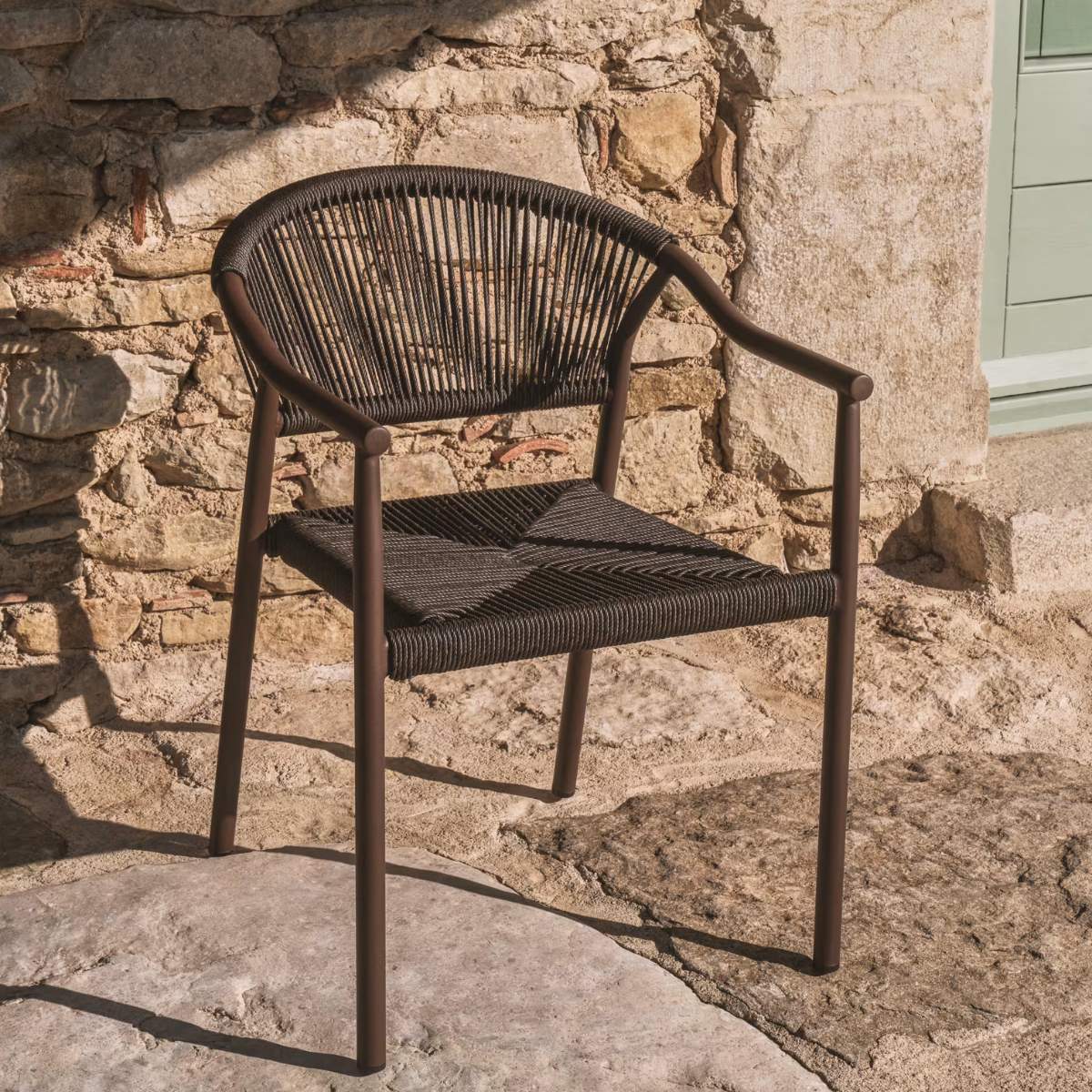 Kave Home Livadia stackable outdoor chair in ecru aluminium