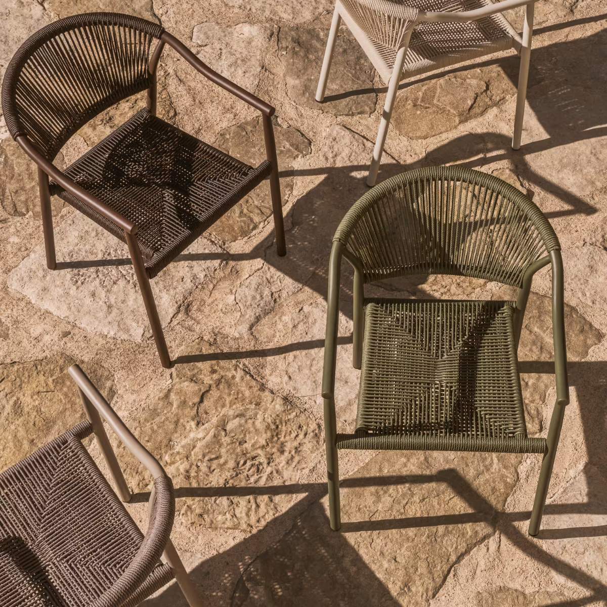 Kave Home Livadia stackable outdoor chair in ecru aluminium