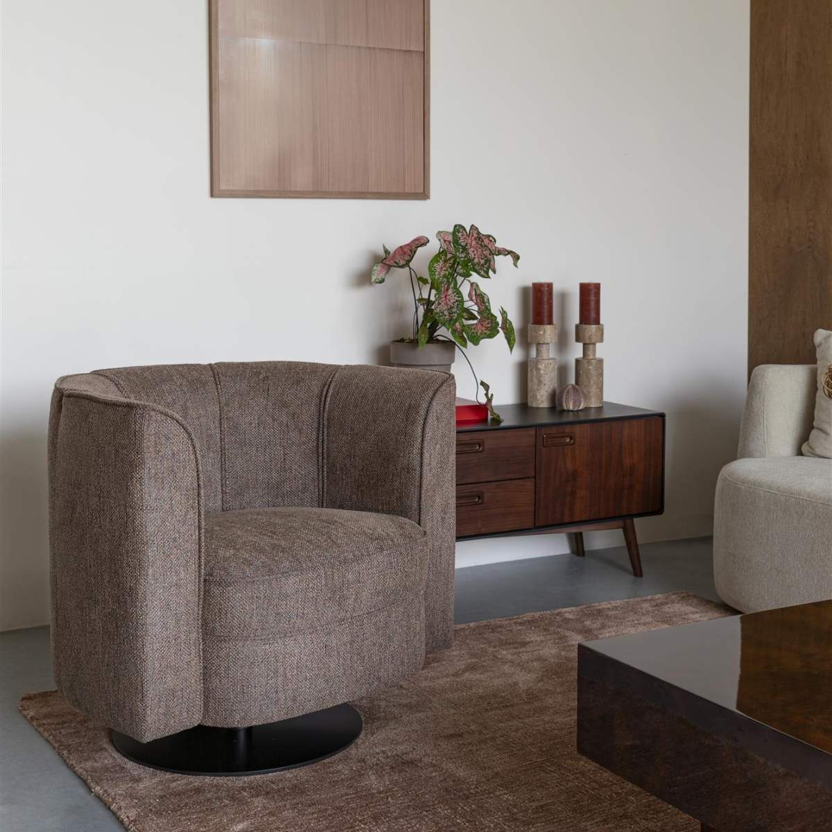 Dutch Bone Lounge Chair Flower