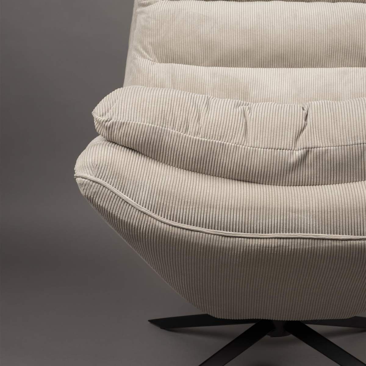 Dutch Bone Lounge Chair Vince