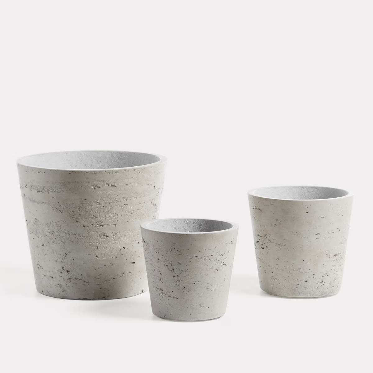 Kave Home Low set of 3 planters grey Ø 23,5 cm / Ø 16,5 cm / Ø 14 cm
