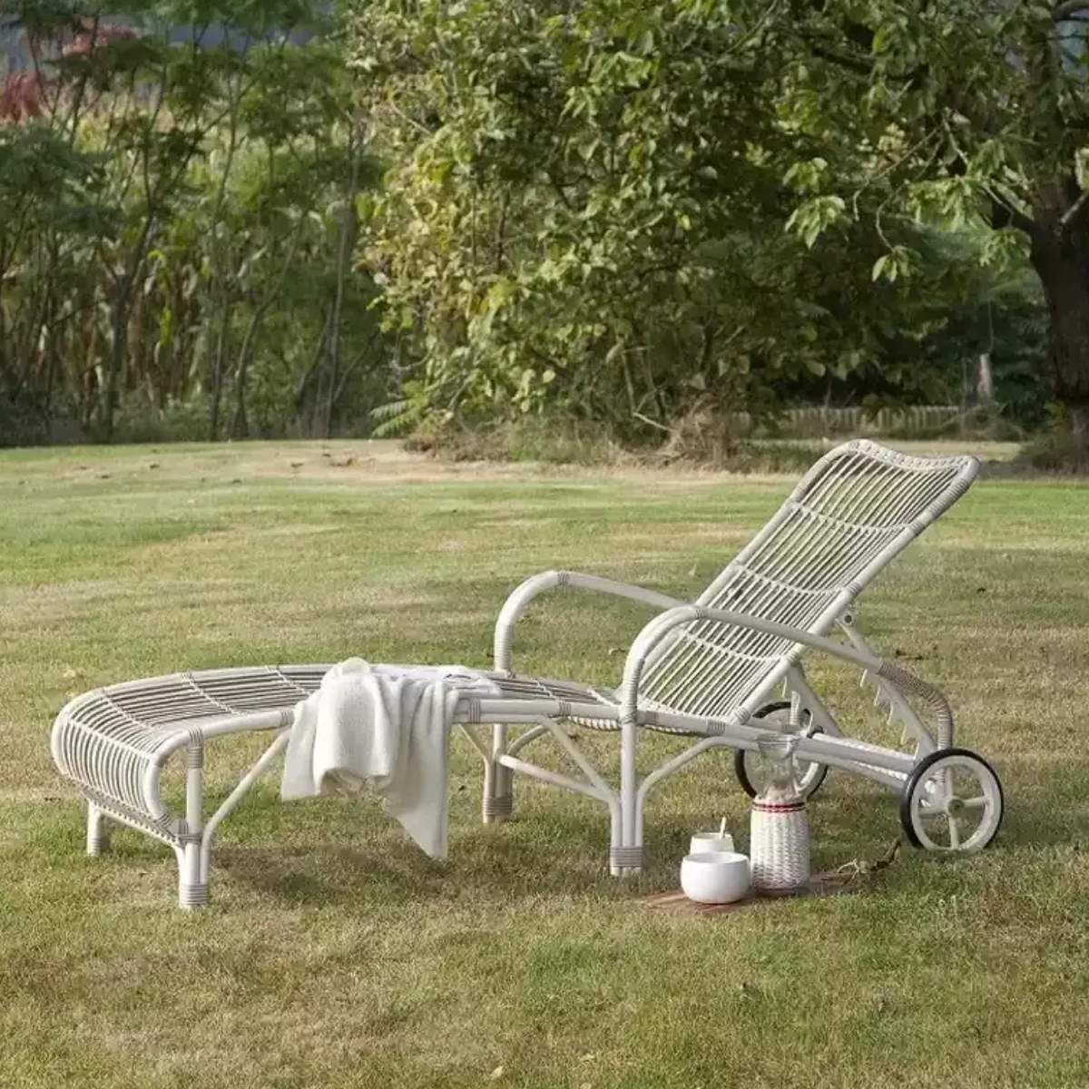 Vincent Shepherd Lucy White Wicker Outdoor Sunbed
