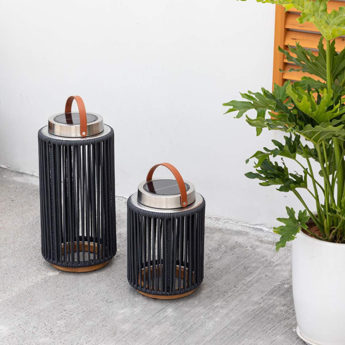 Maze - Luna Small Solar Light - Charcoal