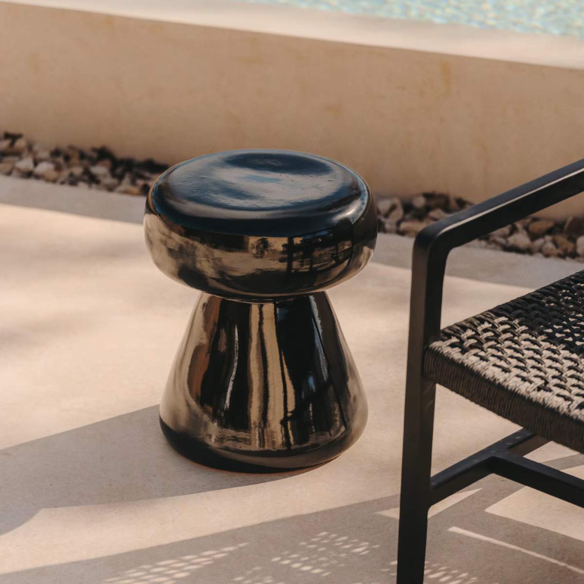Kave Home Manya black ceramic side table, Ø 38 cm
