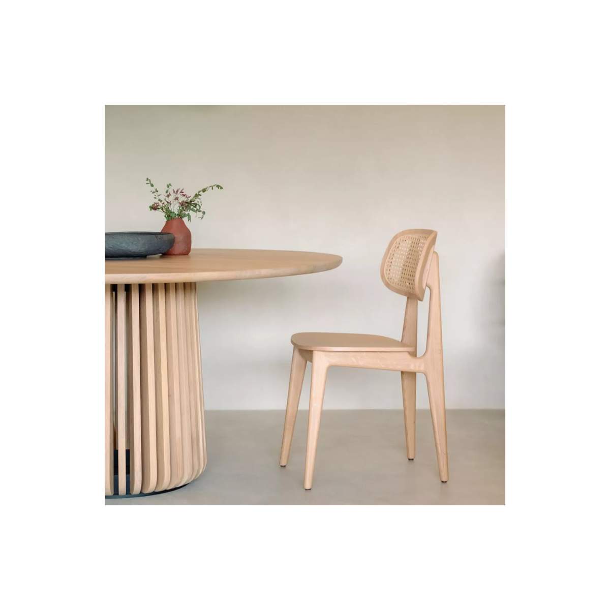 Vincent Shepherd Maru Round Dining Table
