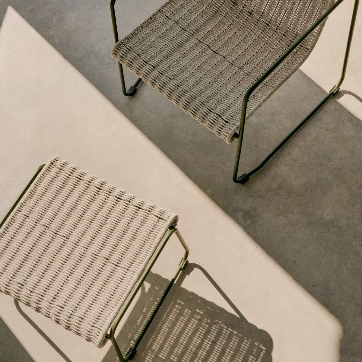 Kave Home Maurina footrest in green galvanised steel and green rope cord 58 x 52.5cm