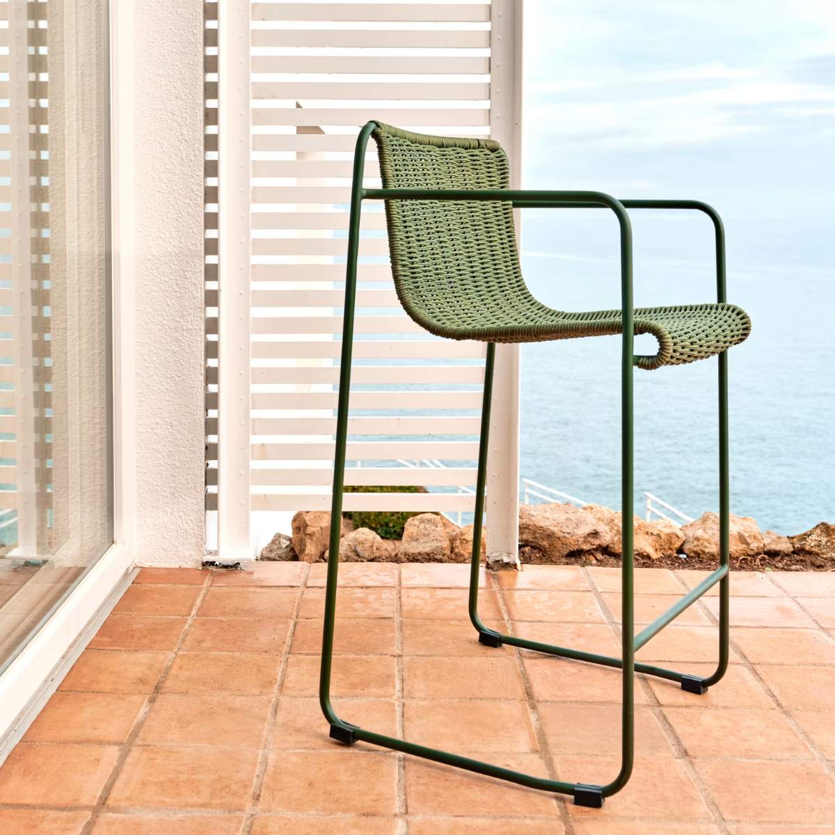 Kave Home Maurina stool in green galvanised steel and green rope cord 64,5cm