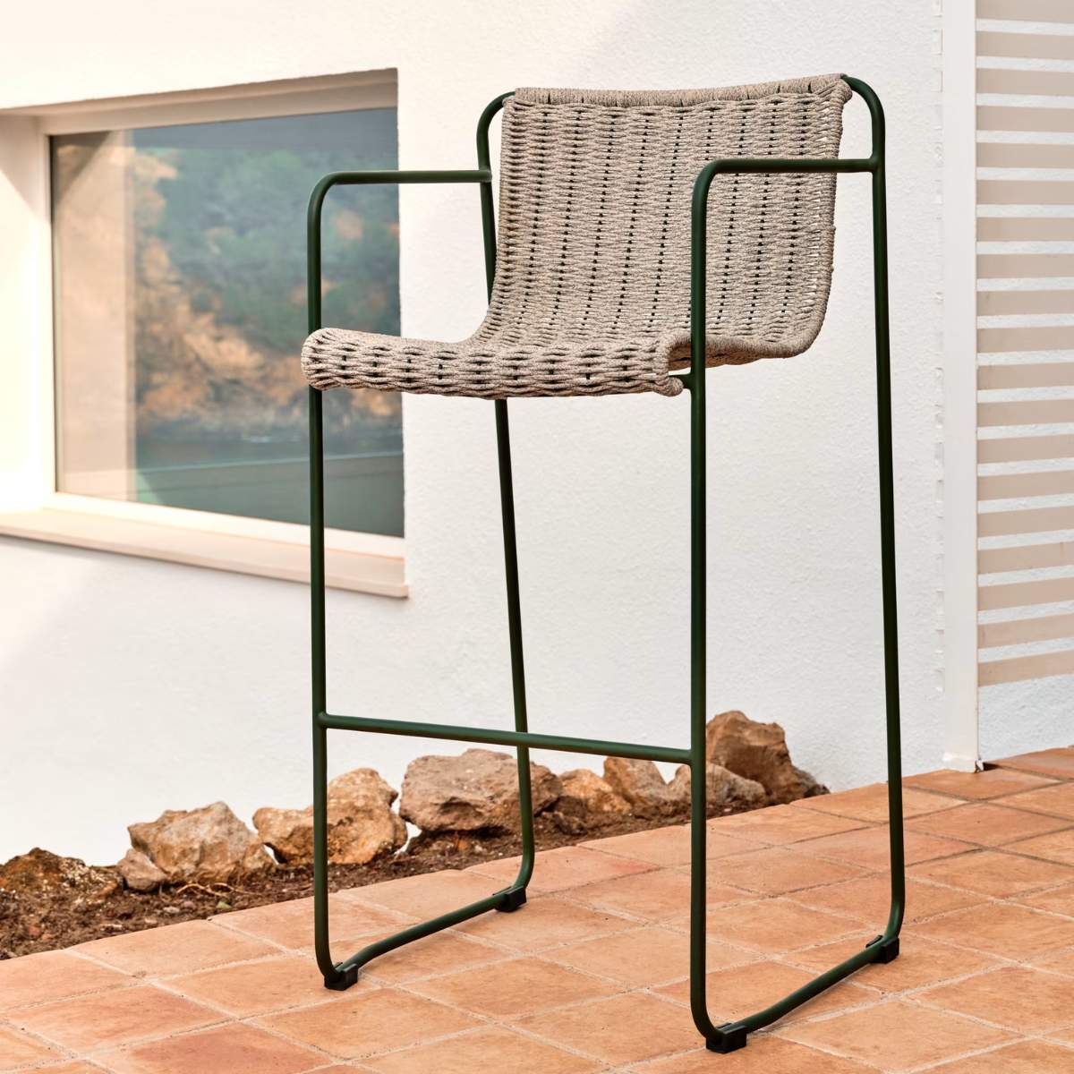 Kave Home Maurina stool in green galvanised steel and green rope cord 64,5cm