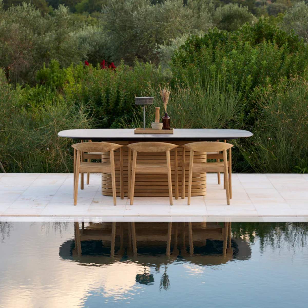 Cane-line Mellow Dining Table, Oval - Medium