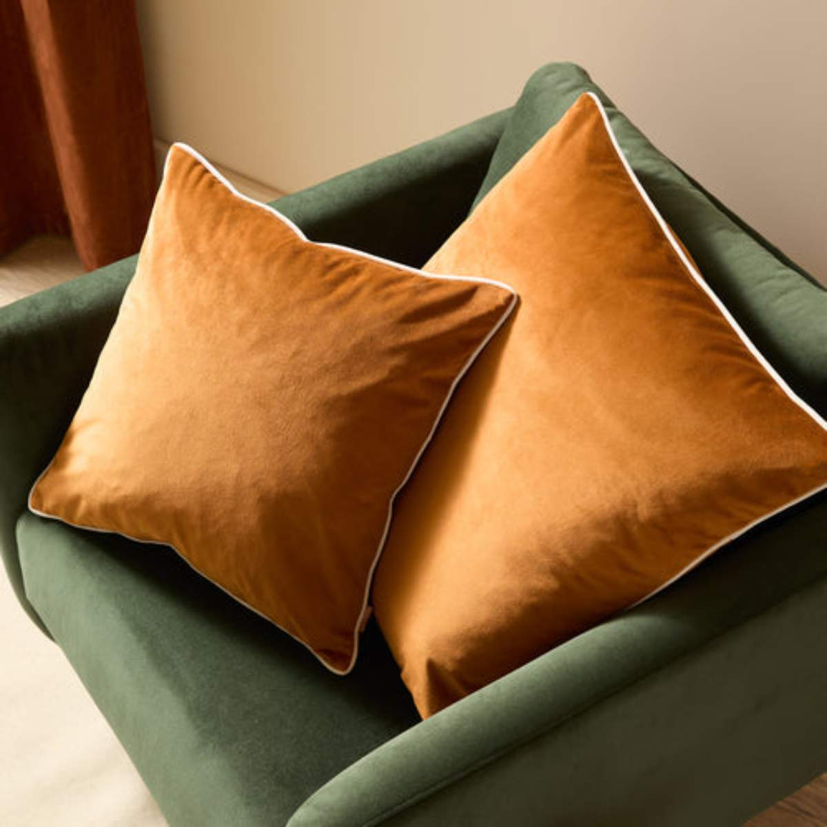 Furn Meridian Velvet Cushion Ginger/Ecru
