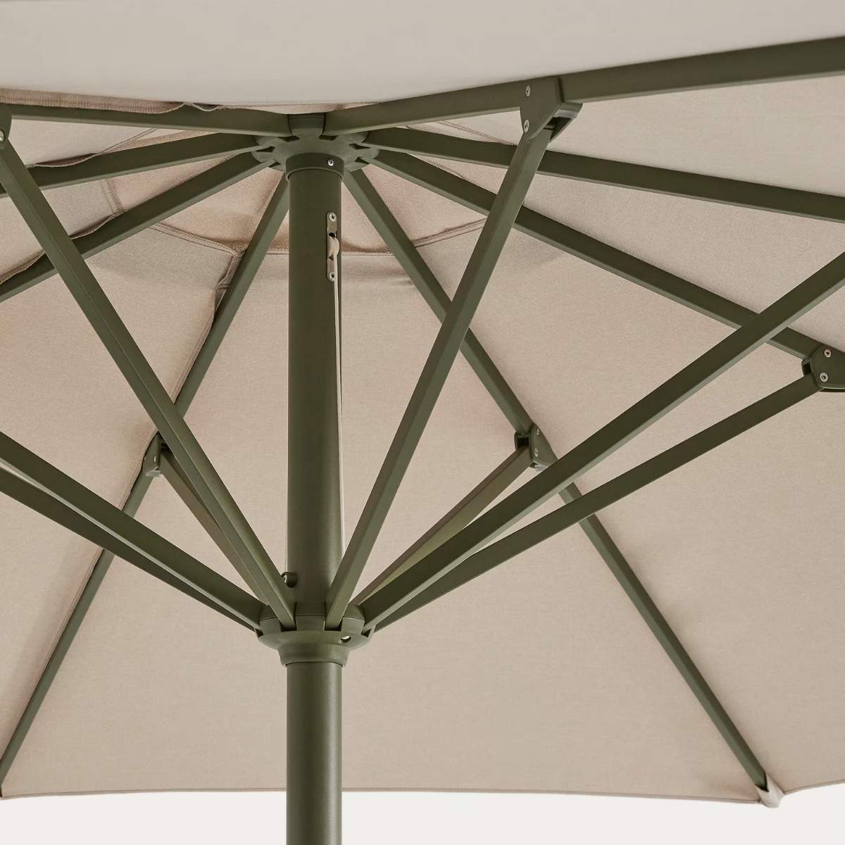 Kave Home Milna beige parasol with central pole and graphite steel structure Ø300cm
