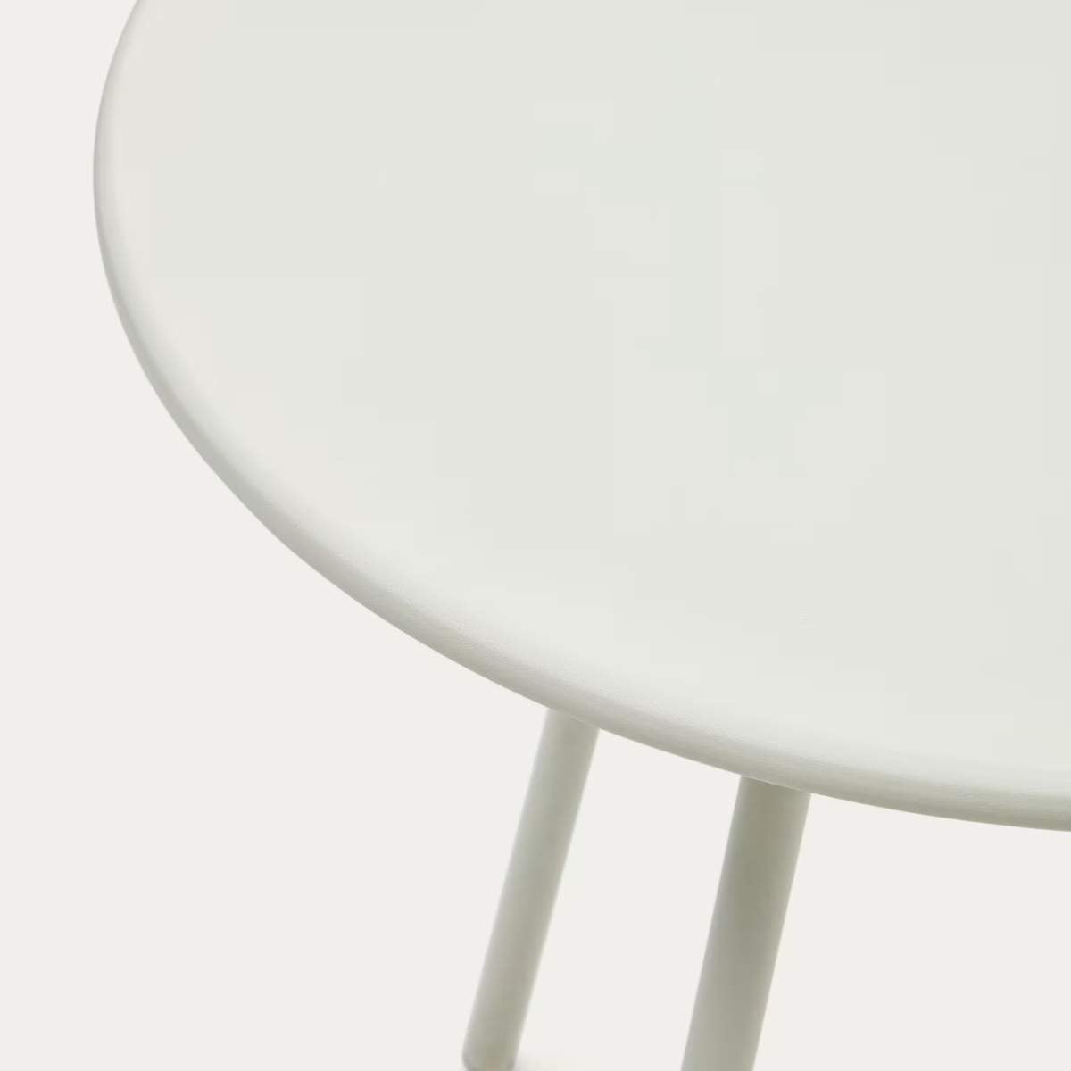 Kave Home Montjoi round outdoor table in steel with a white finish, Ø 70 cm