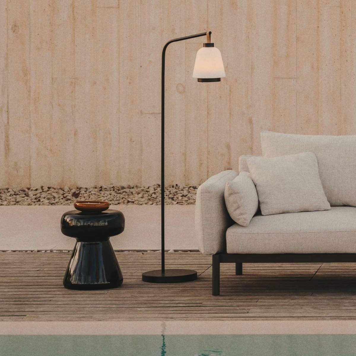 Kave Home Nali floor stand for portable lamps made of metal with a black painted finish