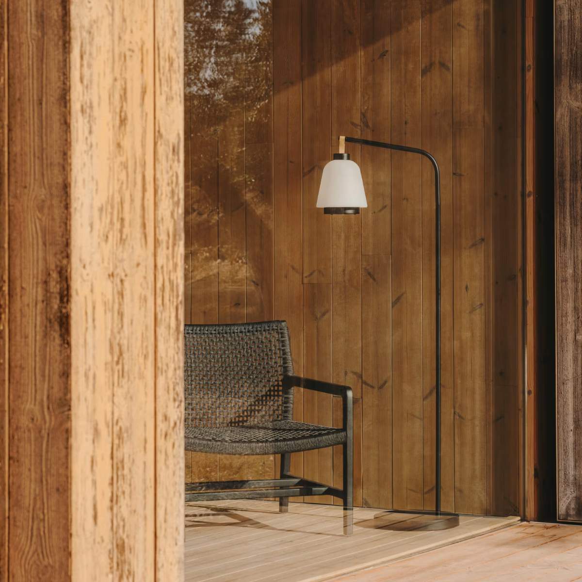 Kave Home Nali floor stand for portable lamps made of metal with a black painted finish