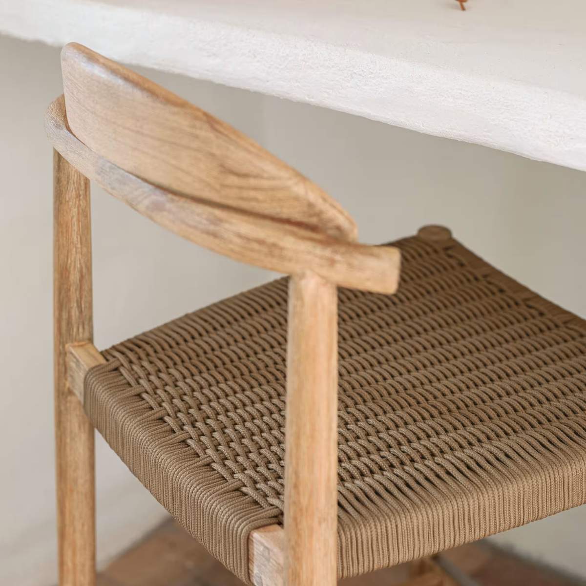 Kave Home Nina stool made of solid acacia wood with black finish and beige rope height 62 cm