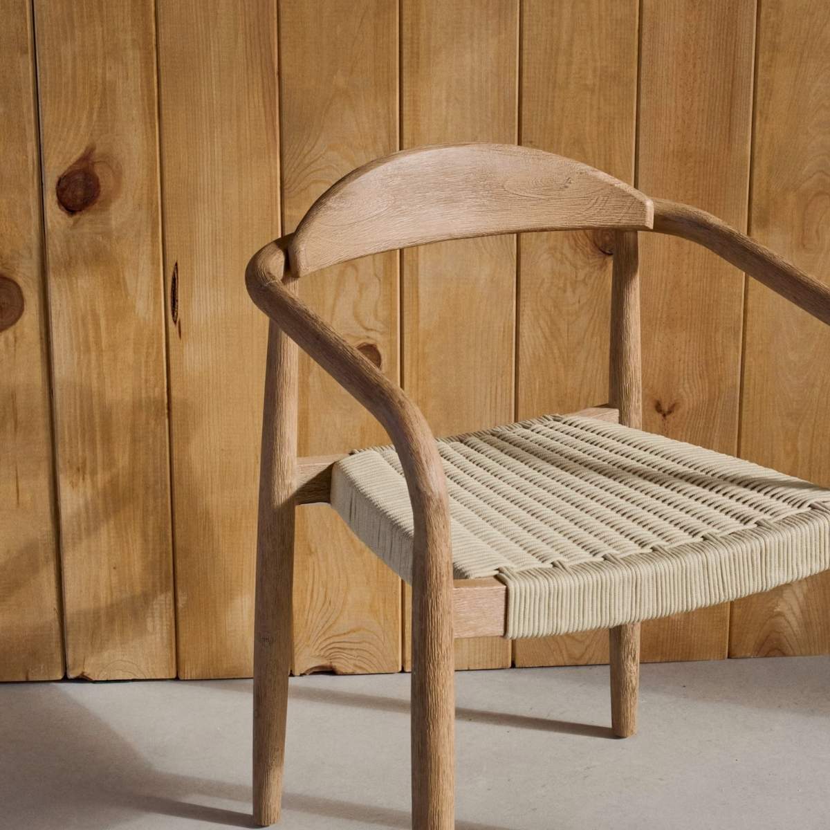 Kave Home Nina stackable chair in FSC 100% solid acacia wood and ecru rope cord
